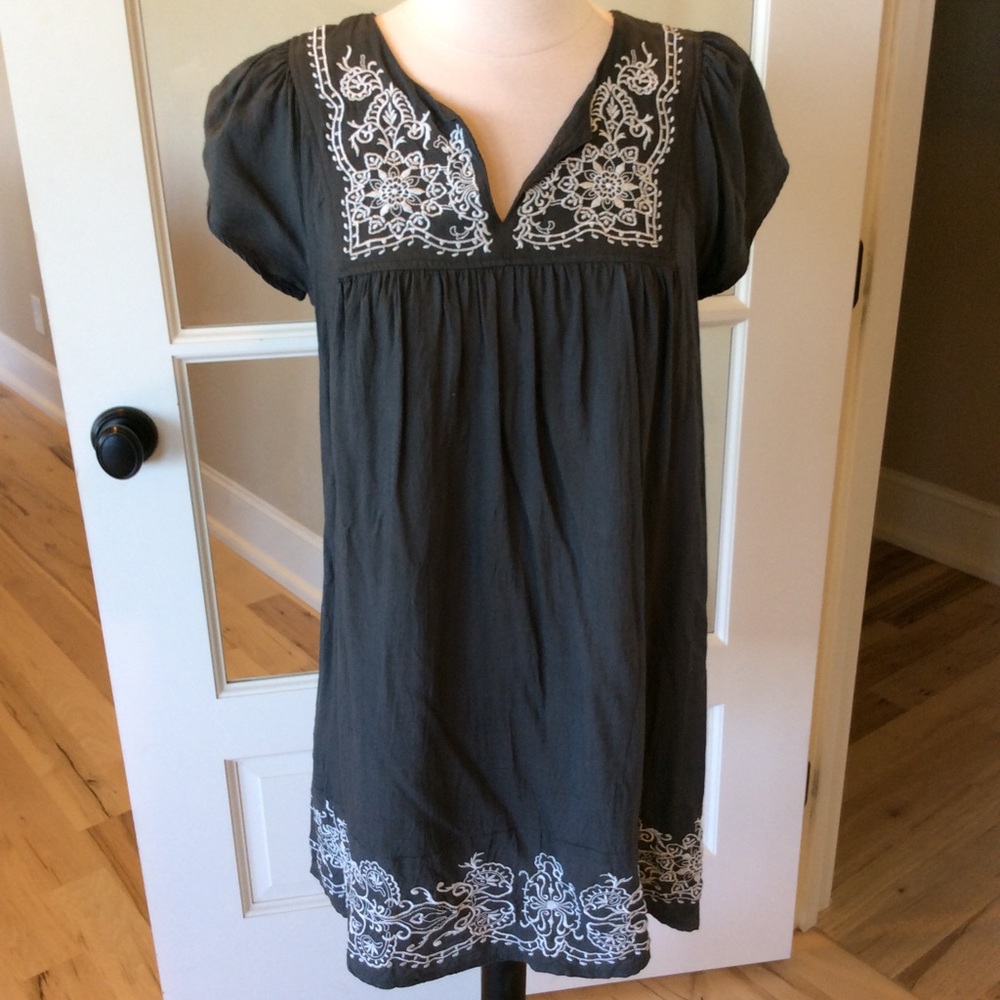 One Clothing gray embroidered dress tunic like S - Picture 1 of 3